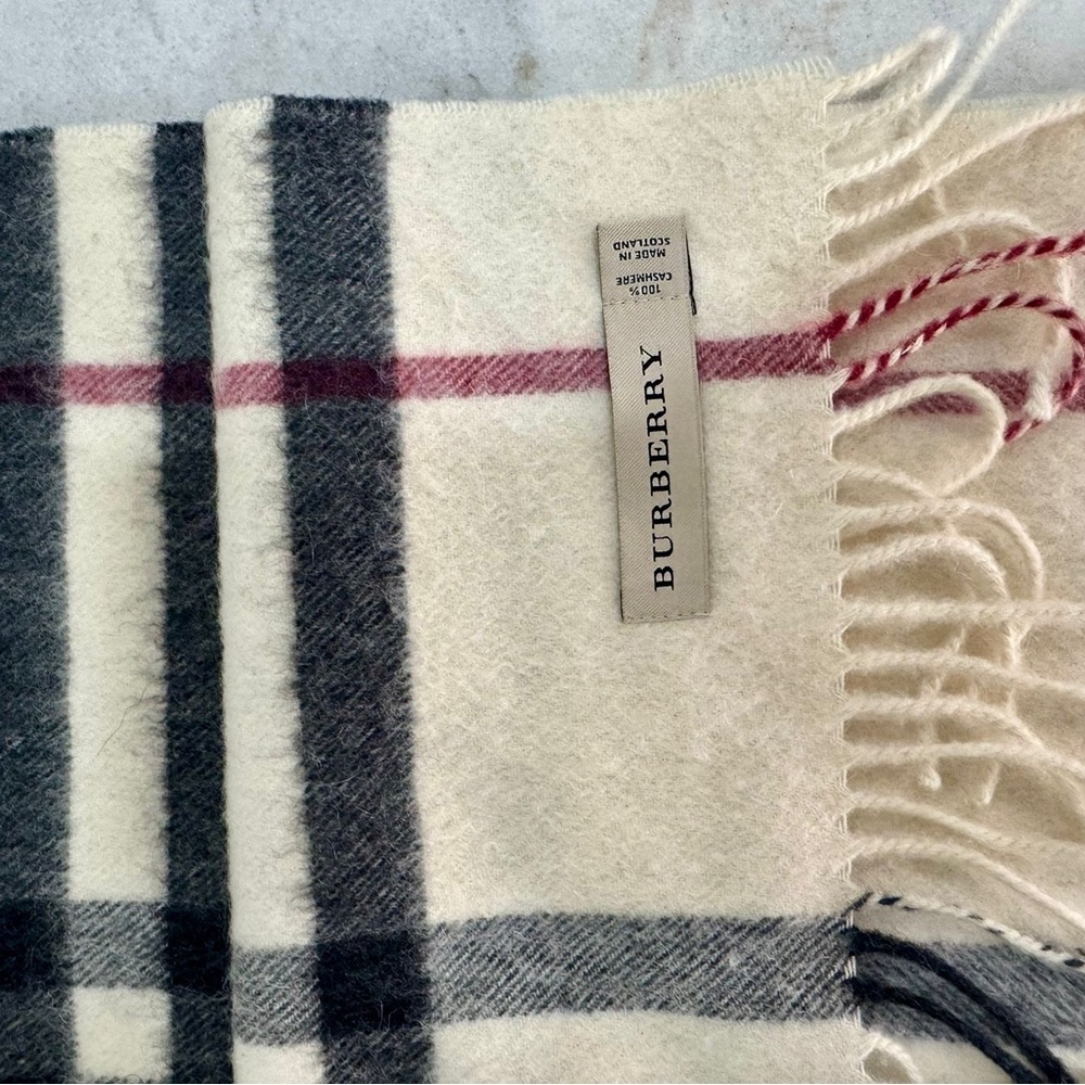 BURBERRY FRINGED CHECKERED SCARF - Picture 3 of 5